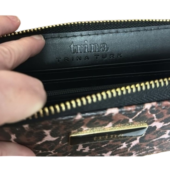 Trina Turk Leopard Print Wallet - Brown and Black In a Giftbox  NWT - Picture 5 of 6